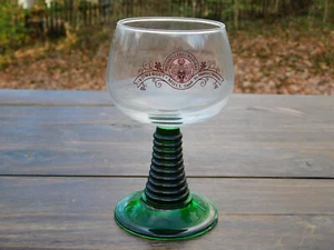 Deutscher Roemer Weinkelleri Weinbrau Romergut Glaskelch 5,25" grüner Wirbelstiel - Bild 1 von 5