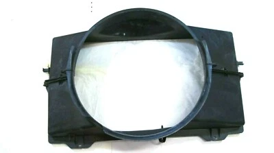 Chevrolet Tahoe 2002 5,3 L V8 cubierta del ventilador de refrigeración del radiador Foto 1 de 4