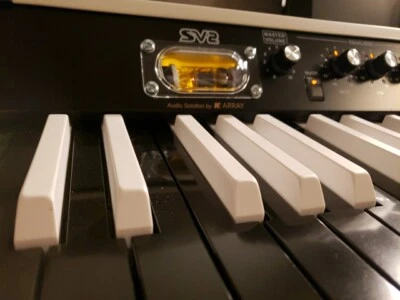 Prototipo Korg SV2 sp 88 teclas color inverso piano de escenario vintage con altavoces Foto 1 de 4