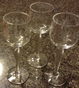 Beautiful Delicate Etched Stemmed Cordial Jigger Shot Glasses Set Of 3 @ Look@ - Picture 1 of 4