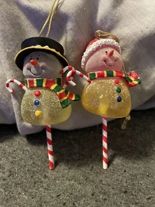 Schneemann Kaugummidrop Zuckerstange Ornamente Christbaumschmuck Polyresin Weihnachtsmann - Bild 1 von 13