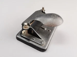 alter Locher aus Metall schwarz 10,5 x 7 cm Schreibwaren Büro uralt vor 1945 - Bild 1 von 8