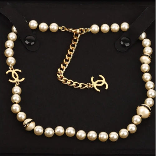 Collana girocollo originale usata CHANEL 2024 perle CC