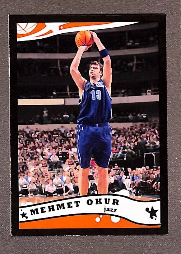 2005-06 Topps #63 Mehmet Okur Black Parallel SP #/500 - Utah Jazz - Image 1 of 3