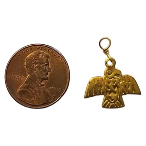 300+ piezas Dijes Tono Dorado Pájaro Águila Thunderbird A Granel Cuelga Dije Latón Tribal - Imagen 1 de 5
