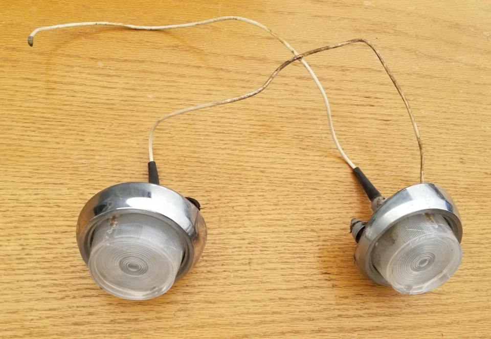 Luces de marcha atrás Studebaker Lark VIII 1960 1961 1962 1983 1964 60 61 62 63 64 Foto 1 de 4