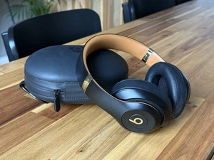 Beats Studio3 Over-Ear Bluetooth Kopfhörer, Schwarz - Bild 1 von 2