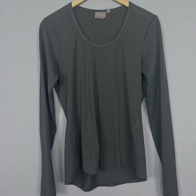 ATHLETA Top Breathable Mesh Running Top Green, sz M Long sleeve thombholes - Image 1 of 4