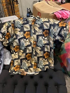 Pierre Cardin Men's Size XL Floral Hawaiian Print Button Shirt - Picture 1 of 4