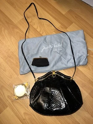 Bolso sin asas Judith Leiber negro joya piel de serpiente Foto 1 de 4