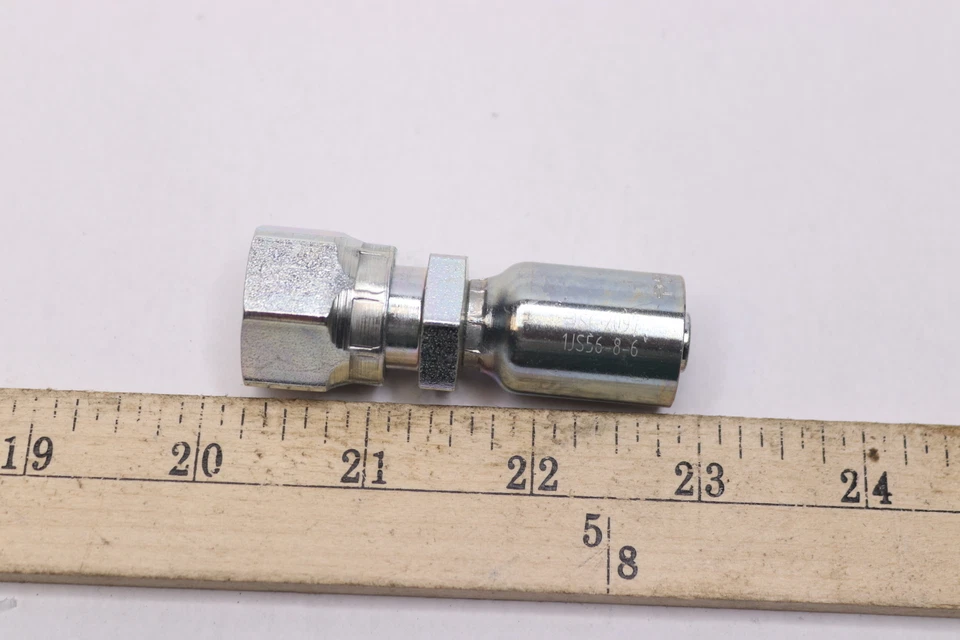 Extremo de manguera tipo crimpado Parker hembra Seal-Lok giratorio acero 1/2" Seal-Lok x 3/8" ID Foto 1 de 1