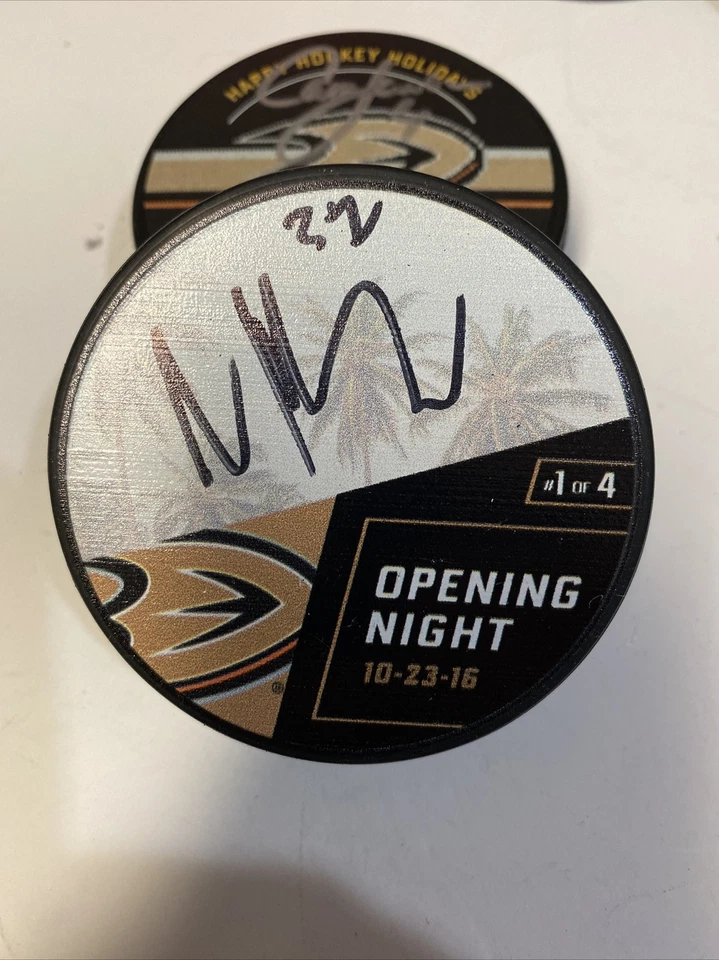 Anaheim Ducks SURPRISE PUCK Firmado Puck NICK RITCHIE Star Wars Angels Fan App Foto 1 de 1
