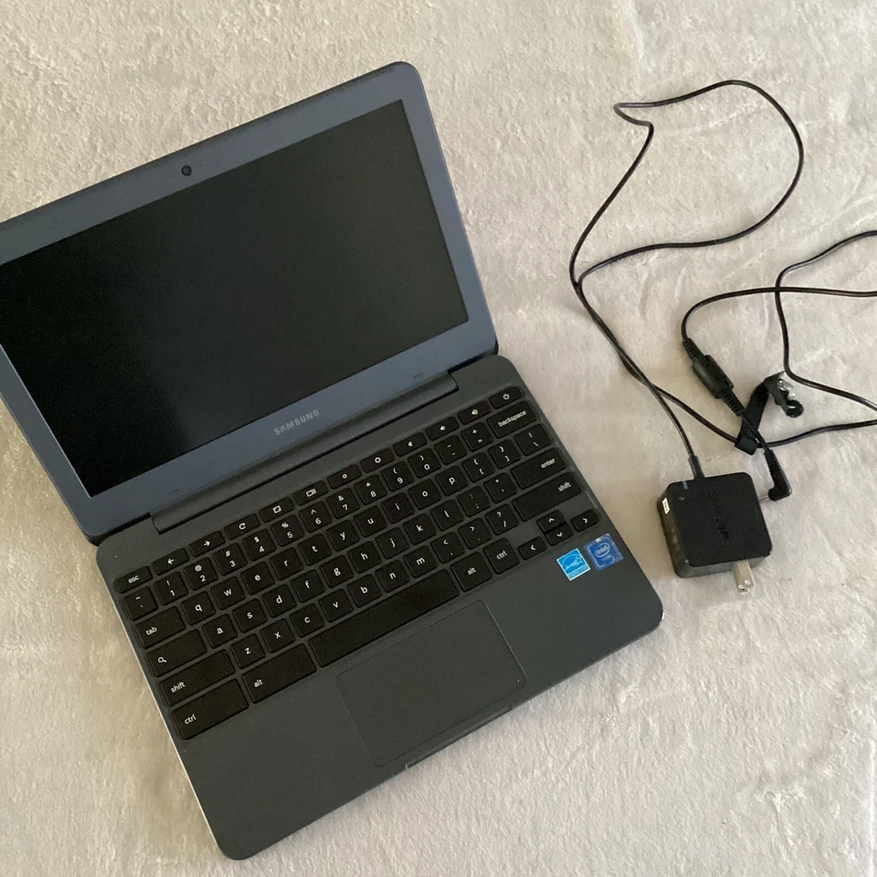 Samsung Chromebook 3 XE500C13-S01US Intel Celeron Foto 1 de 1