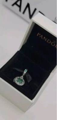 AUTÉNTICO PANDORA SUERTE CUATRO HOJAS TRÉBOL COLGANTE ENCANTO #797906NRGMX con caja A9 Foto 1 de 2