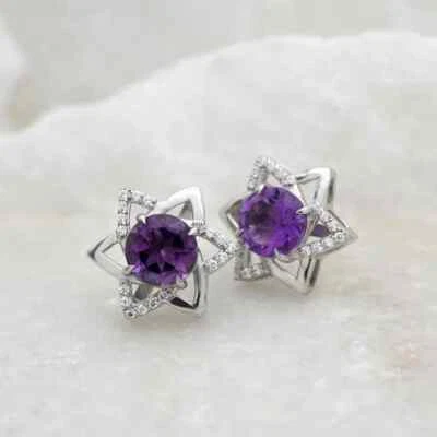 Aretes estrella amatista de corte redondo de 2 quilates enchapados en oro blanco de 14 k Foto 1 de 4