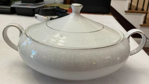 Crown Empire Fine China Covered Vegetable Bowl Princess Pattern 9" - Picture 1 of 5