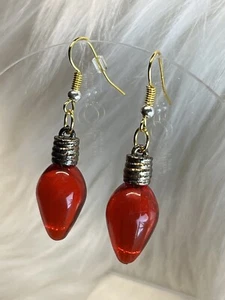 Pendientes bombilla roja vacaciones de Navidad hechos a mano ENVÍO RÁPIDO - Imagen 1 de 4