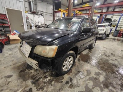 01 - 03 TOYOTA HIGHLANDER Throttle Body E879366 - Изображение 1 из 4