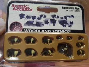 Figuras de cerdos de Hampshire Woodland Scenics A2139 escala N (juego de 12) - Imagen 1 de 3