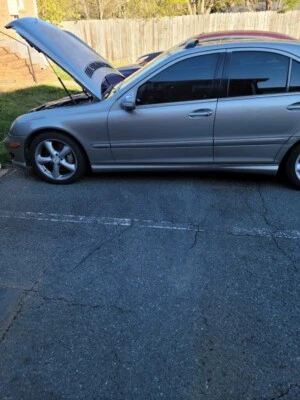 Mercedes-Benz Clase C C-230 Sport 2006 Foto 1 de 4