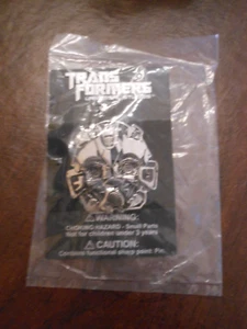 Universal Studios Transformers Bumblebee Head 3D Pin - Sealed - Picture 1 of 5