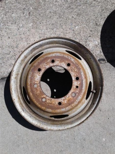 Llanta Ford F-450 Super Duty 2004 Foto 1 de 3