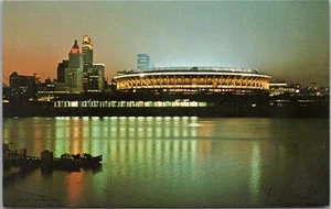 c1970s CINCINNATI, Ohio Postcard "RIVERFRONT STADIUMS" Reds Baseball Bengals NFL - Picture 1 of 2