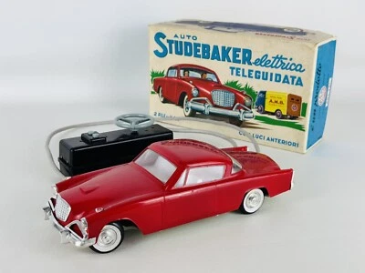 AMB Bologna Auto Giocattolo Teleguidata Anni ‘60 Modello Studebaker Rossa - Immagine 1 di 4