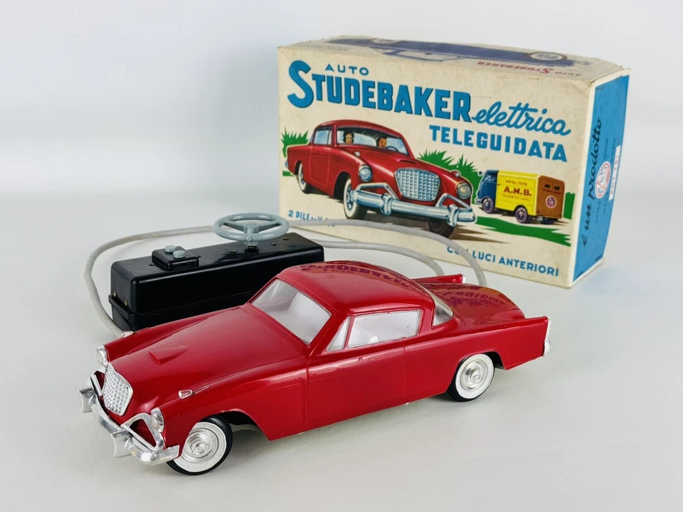 AMB Bologna Auto Giocattolo Teleguidata Anni ‘60 Modello Studebaker Rossa - Immagine 1 di 4