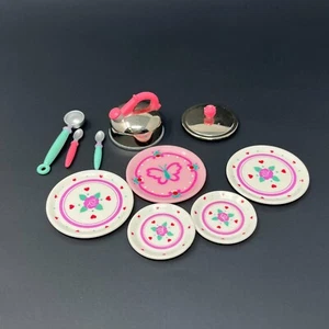 Vintage 1996 Barbie Kitchen Littles OSFT Miniature Plastic Plate Kettle Spoon - Picture 1 of 2