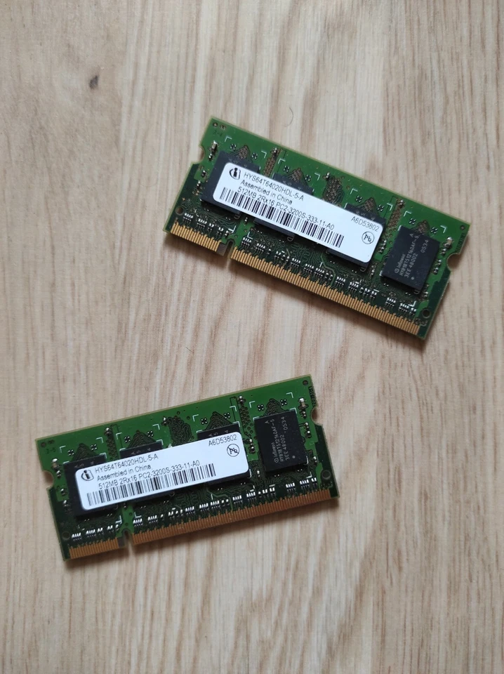 1GB (2x512MB) DDR2-400 SODIMM RAM Kit - Infineon HYS64T64020HDL-5-A - Image 1 of 2