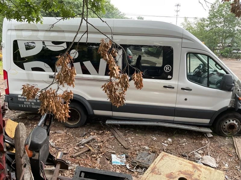 Четверть стекла/окна Ford Transit 350 справа 15 16 17 18 19 20 21 22 23 - Изображение 1 из 1