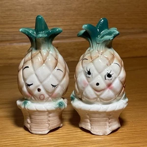 vintage Anthropomorphic Pineapple Salt & pepper shaker set, Cute Faces on them! - Picture 1 of 7