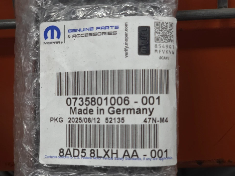 正品 原始设备制造商 Mopar 吉普 8AD58LXHAA 前气坝 Fascia 2015 - 2022 Renegade — 第 1/1 张图片