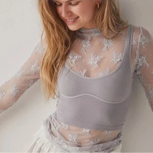 Free People Lady Lux Printed Lace Layering Top Moonrock Grau Gr.XS Neu mit Etikett - Bild 1 von 6