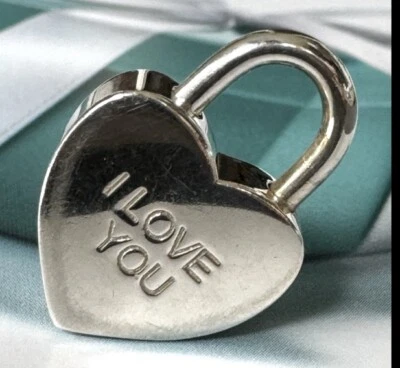 Tiffany & Co. Plata de Ley 925 “Te AMO” Corazón Candado Colgante Dije Foto 1 de 4