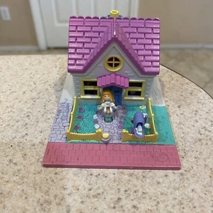 Vintage 1993 Bluebird Polly Pocket Cozy Cottage - 1 Figure  - Picture 1 of 8