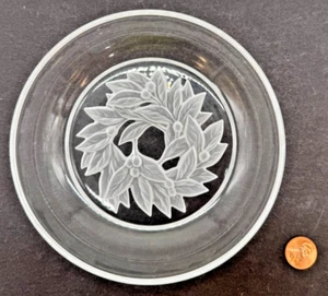 SASAKI JAPAN FROSTED CRYSTAL 5.75" INTAGLIO FRUIT BOWL; LAUREL EXCELLENT COND. - Picture 1 of 5