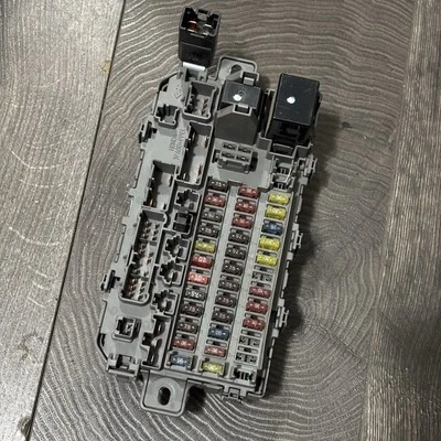 1998-2001 Acura Integra Ls Dash Fuse Box W/ Multiplex Unit38600-St7-C11 - Image 1 of 2