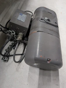 CM Model F 1/2 Ton Electric Chain Hoist 120V w/ Lansmont PDT-227 Controller - Picture 1 of 7