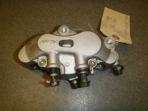 SUZUKI BURGMAN AN 400 Front Brake Caliper Assy - Picture 1 of 5