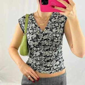 Women's Size S y2k Rose Print Sleeveless Top Black Gray - Picture 1 of 4