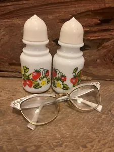 Vintage Salz- & Pfefferstreuer, Milchglas Salz & Pfefferstreuer, Salz & Pfeffer - Bild 1 von 9