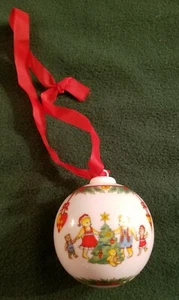 Ole Winther HUTSCHENREUTHER Christmas Ball 1997 Bears Ornament  - Picture 1 of 10