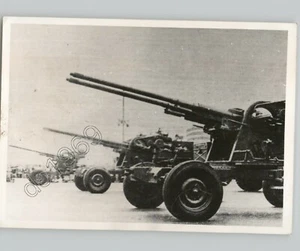 Imagen Dinámica VEHÍCULOS ANTIAÉREOS RUSOS en CUBA 1960 Foto de Prensa - Imagen 1 de 2