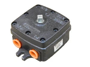 PARKER PL37 4 Way 3 Position Pneumatic Valve 3/8" NPT Sliding Seal Series - Picture 1 of 7