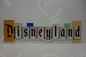 Letrero esmaltado de acero troquelado DISNEYLAND - Clásico Walt Disney - ¡CALIDAD! ¡MINI COLORIDO! - Imagen 1 de 5