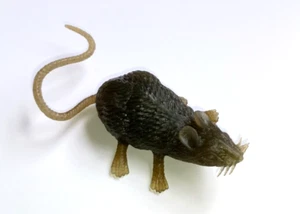 Realistic Fake Rubber Mouse Prank Halloween Decoration Prop Grey Mice - Picture 1 of 3