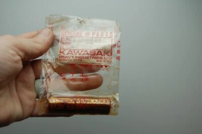 NOS GENUINE Kawasaki 13002-016 Piston Pin F5 F9 Big Horn FACTORY NEW OLD STOCK - Изображение 1 из 4