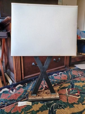 Lámpara de mesa Robert Abbey bronce Ex Tic-Tac-Toe. Base de piedra de alabastro Foto 1 de 4